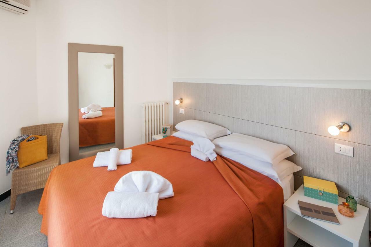 Hotel Villa Teresa Лоано Экстерьер фото